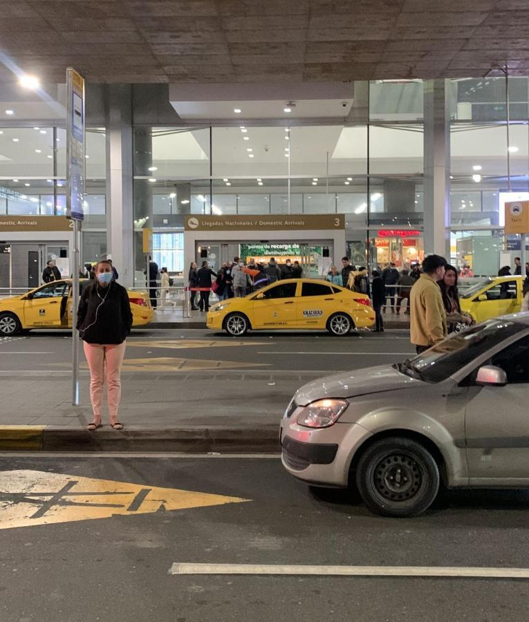 Apartaestudio Cerca Al Aeropuerto Богота Экстерьер фото